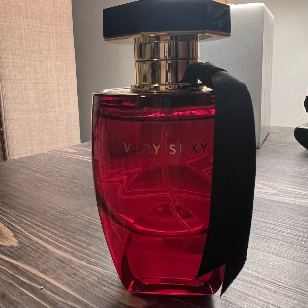 Victorias Secret Very Sexy Eau de Parfum 1.7fl oz perfume